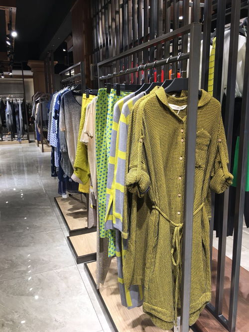品牌折扣女裝批發(fā) 掛板樣板為何“貴”在那一塊錢？